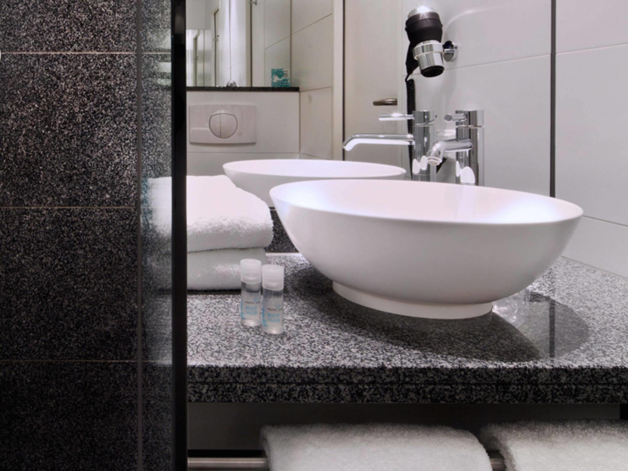 Motel One Dresden Am Zwinger Luaran gambar